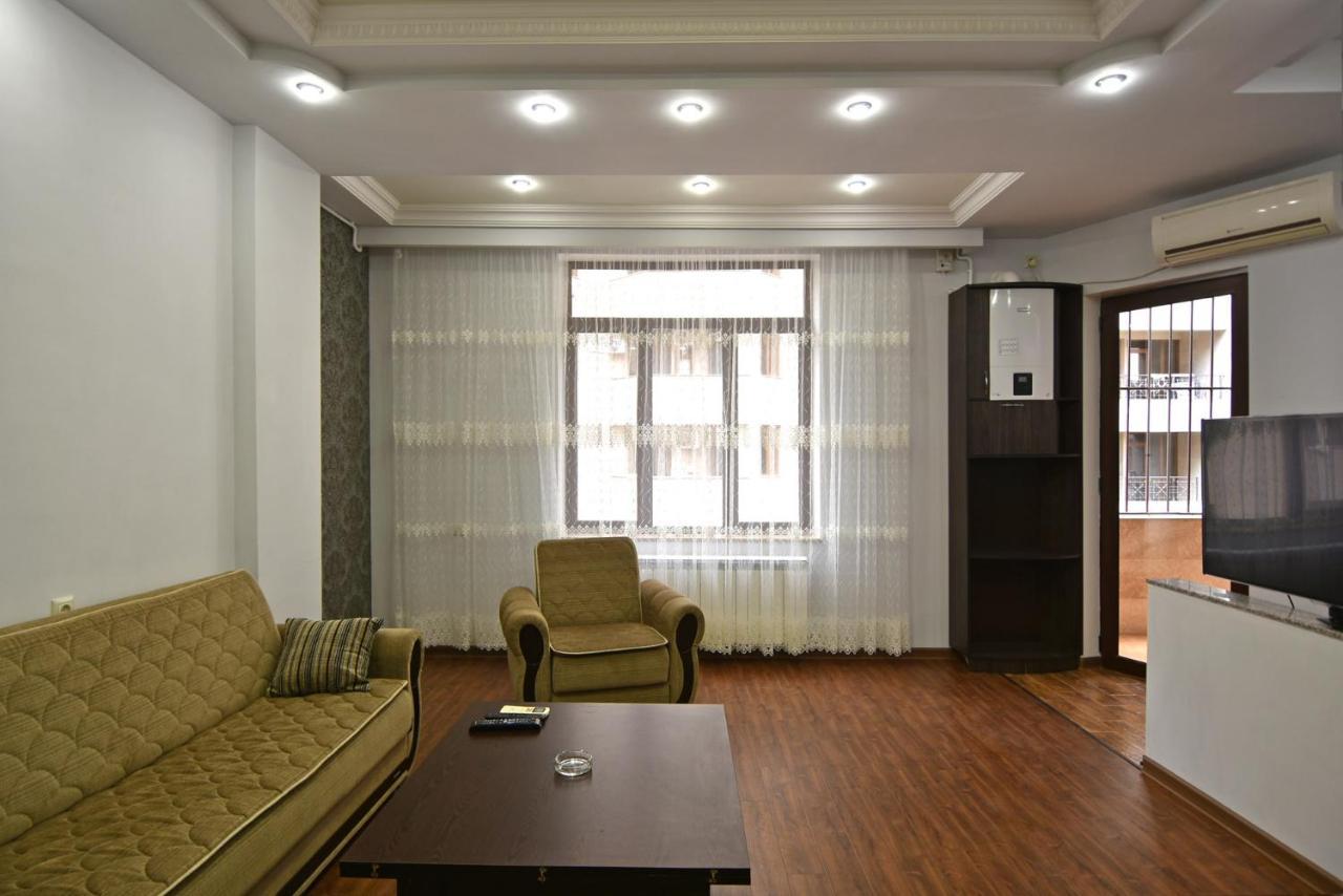 Rent Inn Yerevan On Arami Street Экстерьер фото
