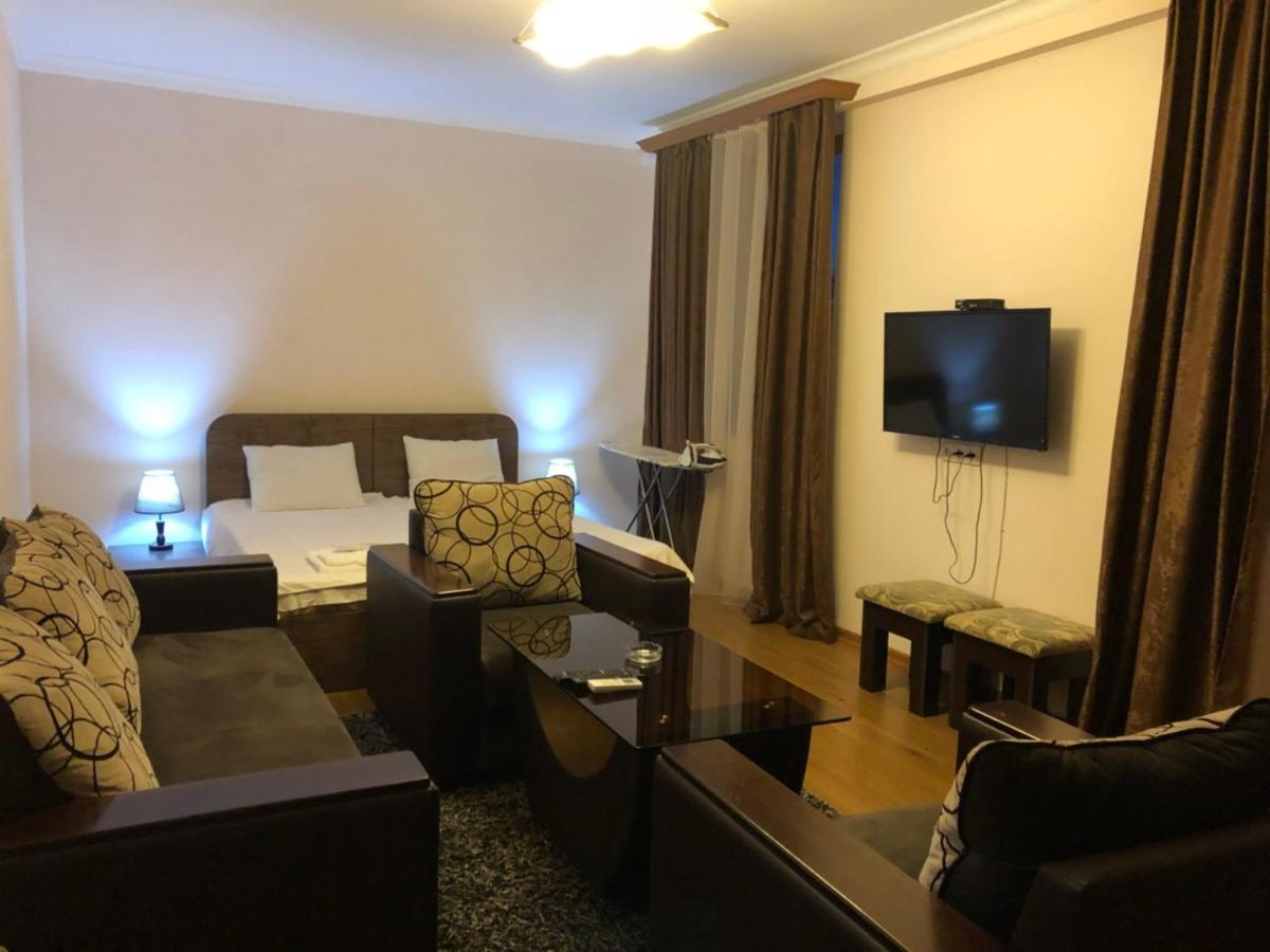 Rent Inn Yerevan On Arami Street Экстерьер фото